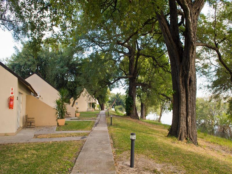 Protea Hotel By Marriott Zambezi River Lodge Katima Mulilo Exterior foto