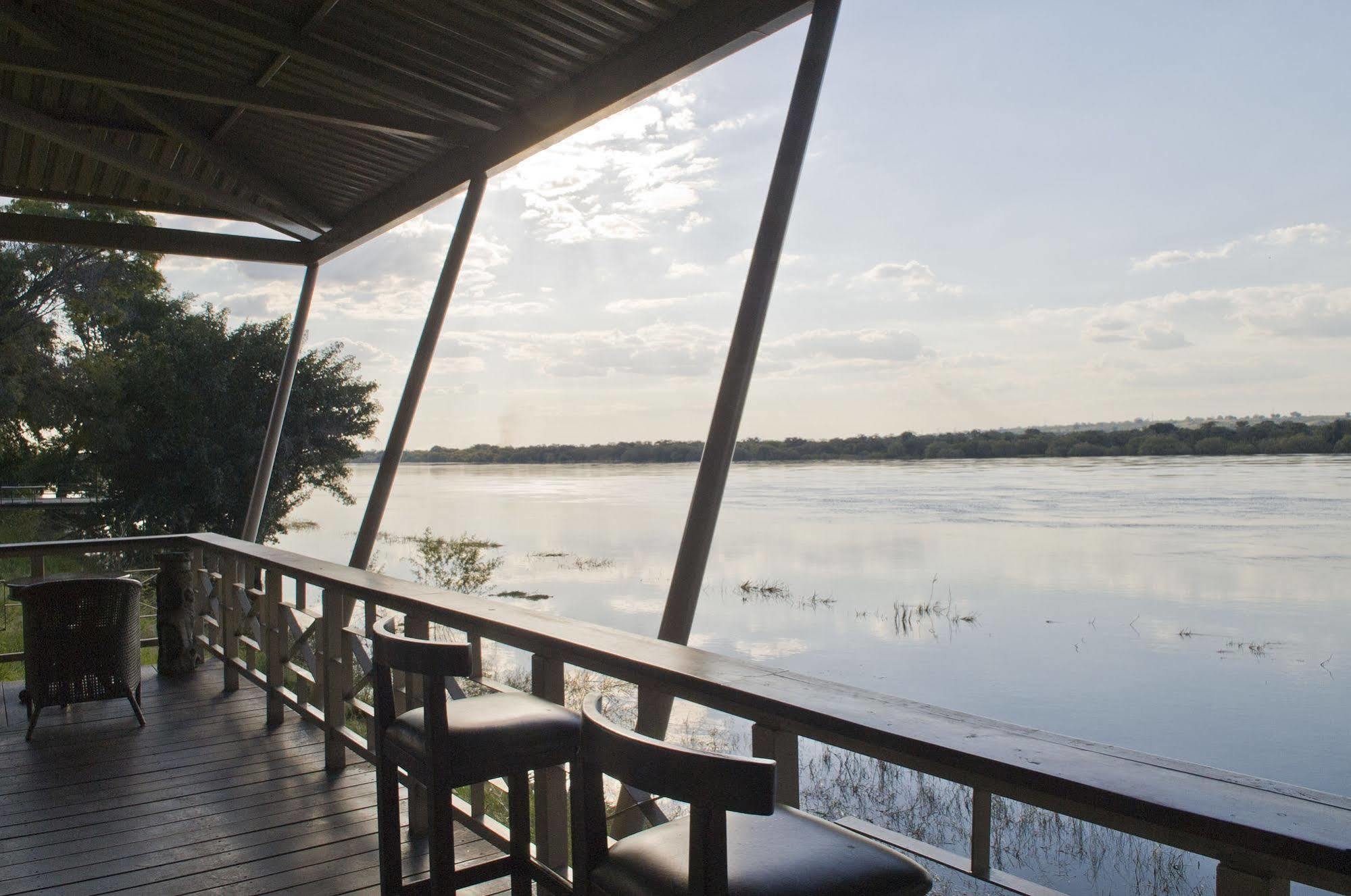 Protea Hotel By Marriott Zambezi River Lodge Katima Mulilo Exterior foto