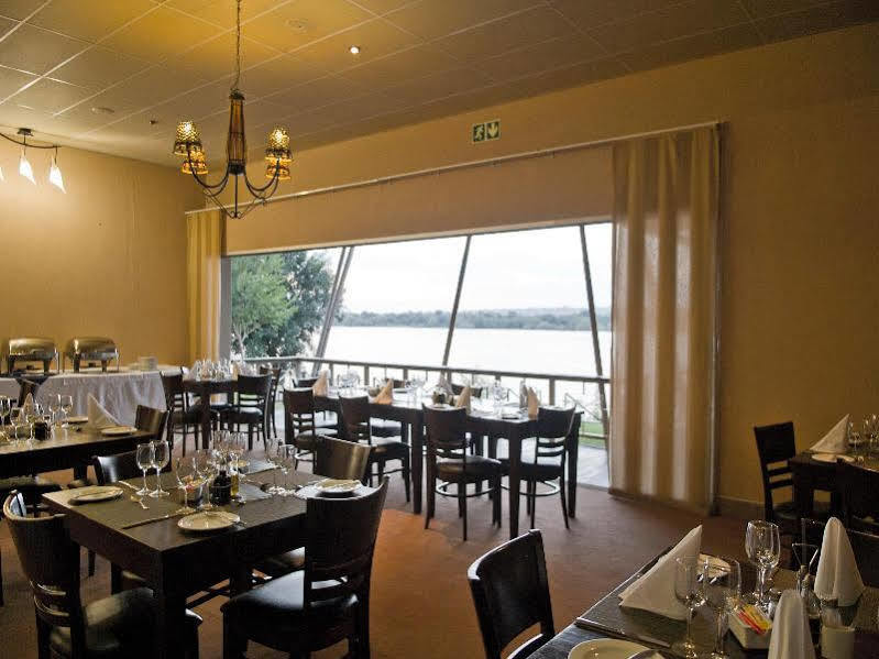 Protea Hotel By Marriott Zambezi River Lodge Katima Mulilo Exterior foto