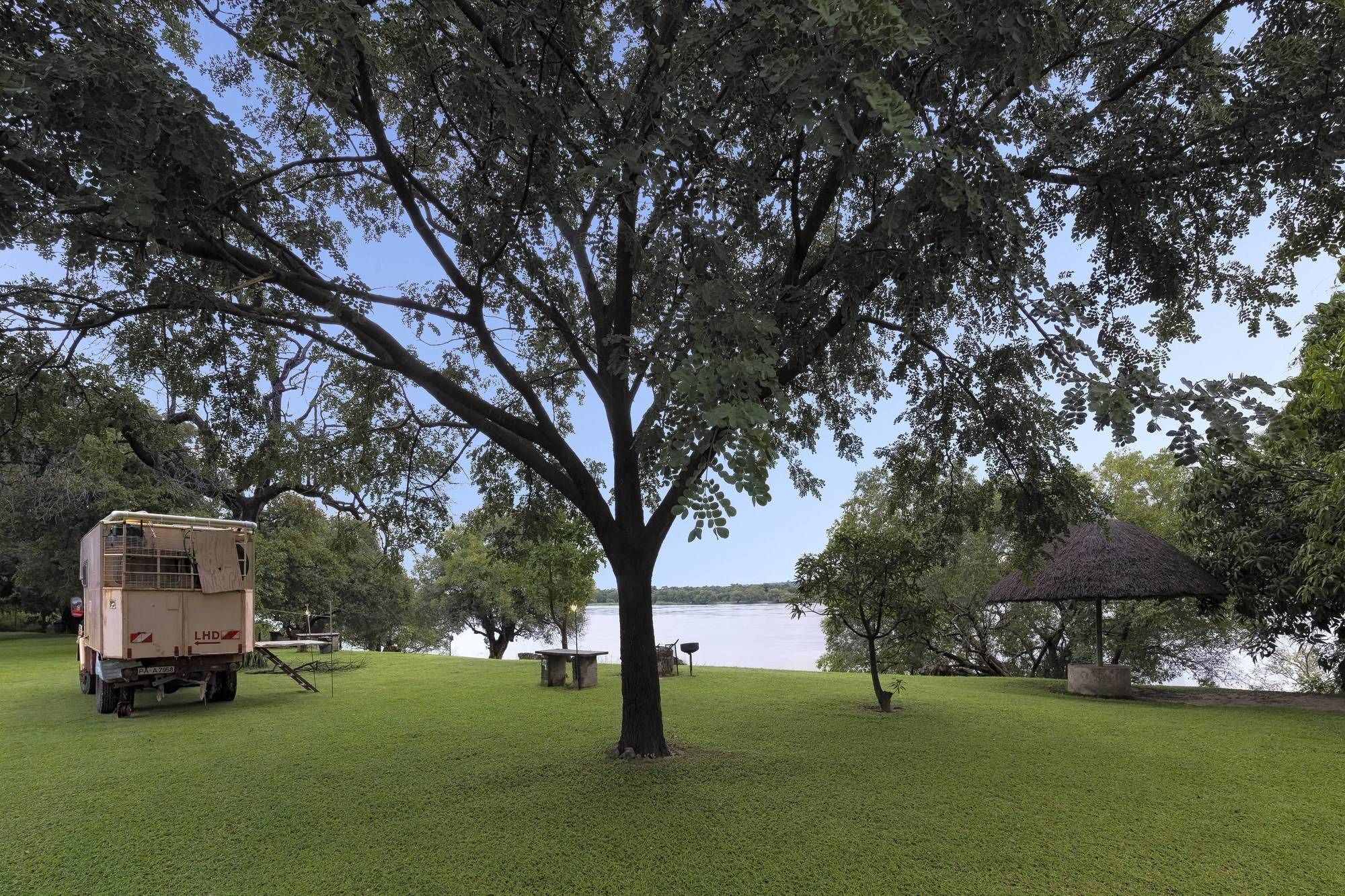 Protea Hotel By Marriott Zambezi River Lodge Katima Mulilo Exterior foto